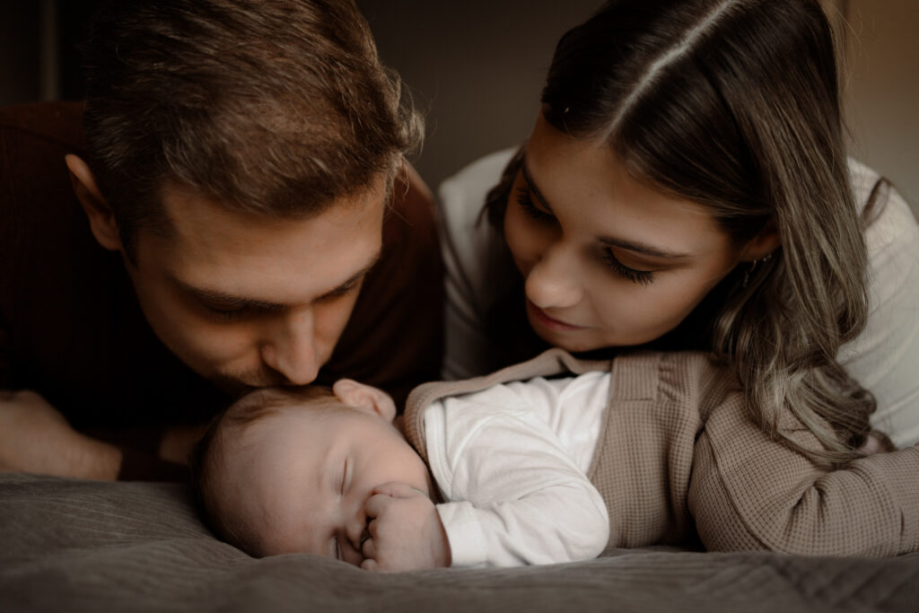 Newborn-shoot-aan-huis-Jij-en-ik-fotografie