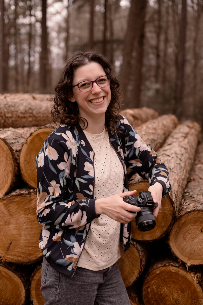 een portretfoto van fotograaf Joenne van Joenne Bokhorst Fotografie in Apeldoorn